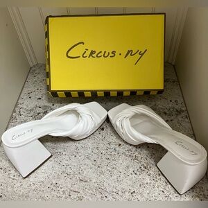 Circus by Sam Edelman
Marianna Chunky Heels in White Size 7M